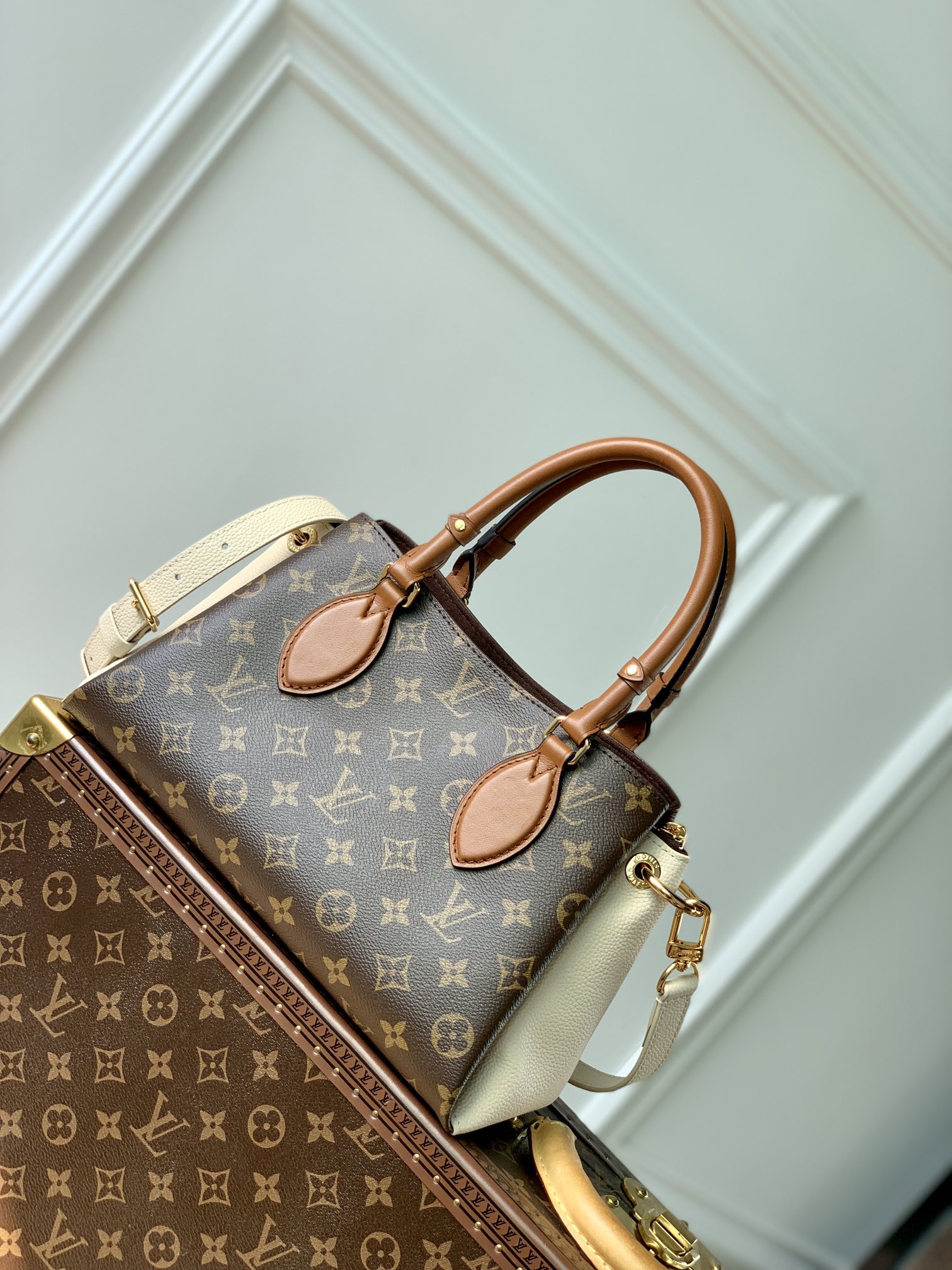 Louis Vuitton Opéra BB Handbag-26.0 x 18.0 x 15CM Louis Vuitton Opéra BB Handbag-26.0 x 18.0 x 15CM