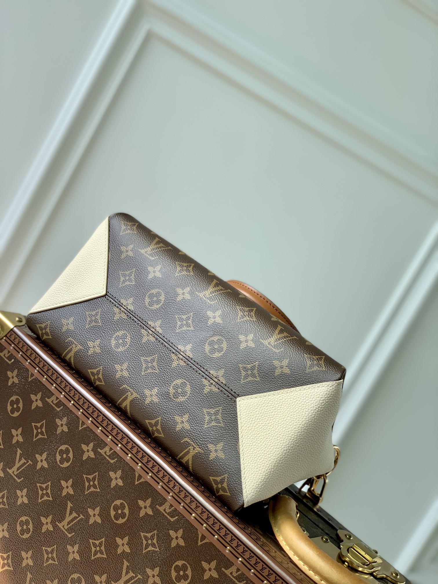 Louis Vuitton Opéra BB Handbag-26.0 x 18.0 x 15CM