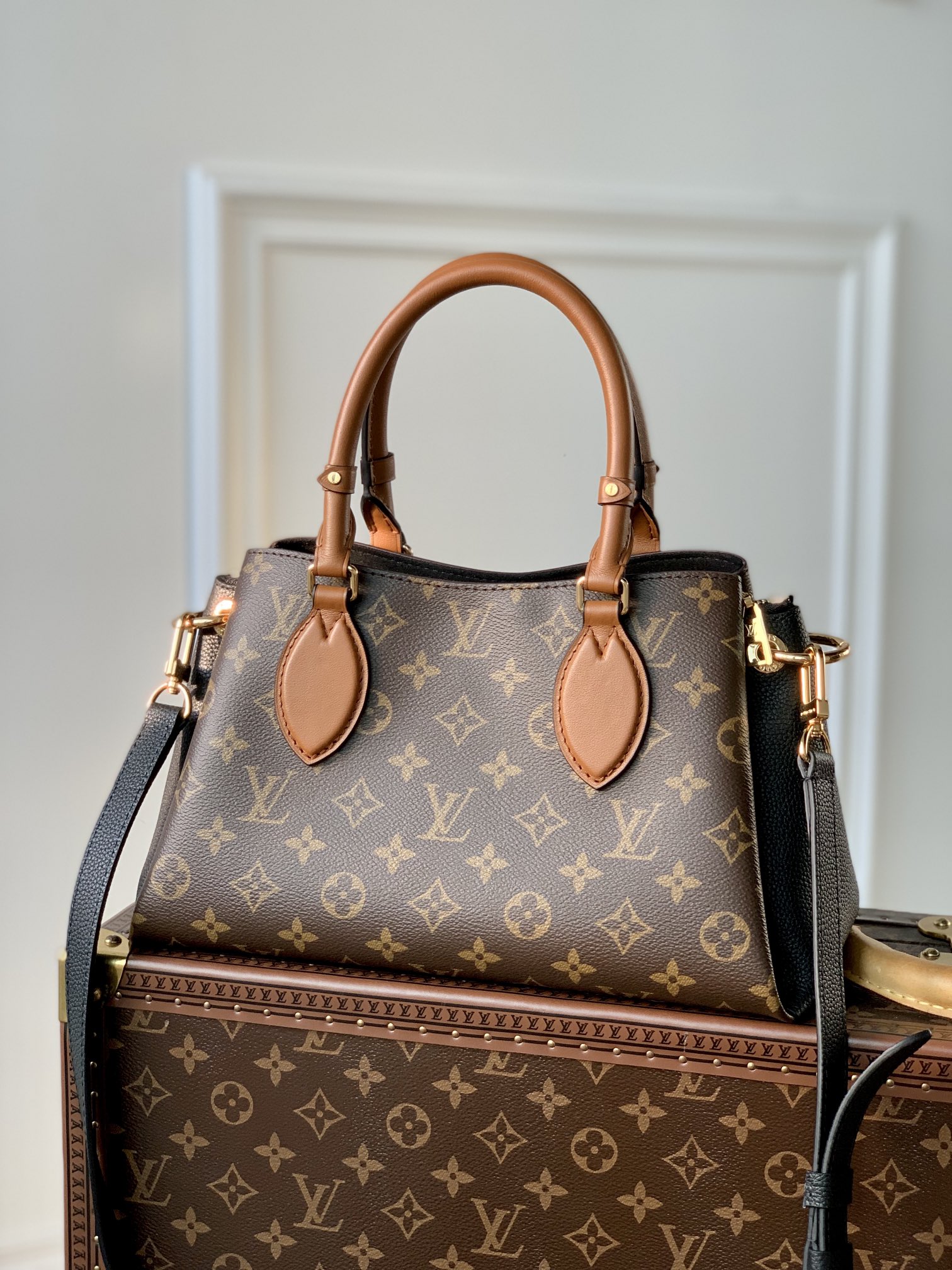 Louis Vuitton Opéra BB Handbag-26.0 x 18.0 x 15CM Louis Vuitton Opéra BB Handbag-26.0 x 18.0 x 15CM