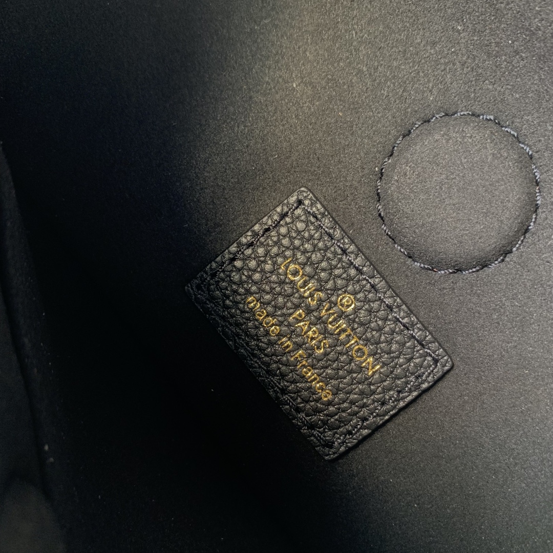Louis Vuitton Opéra BB Handbag-26.0 x 18.0 x 15CM Louis Vuitton Opéra BB Handbag-26.0 x 18.0 x 15CM
