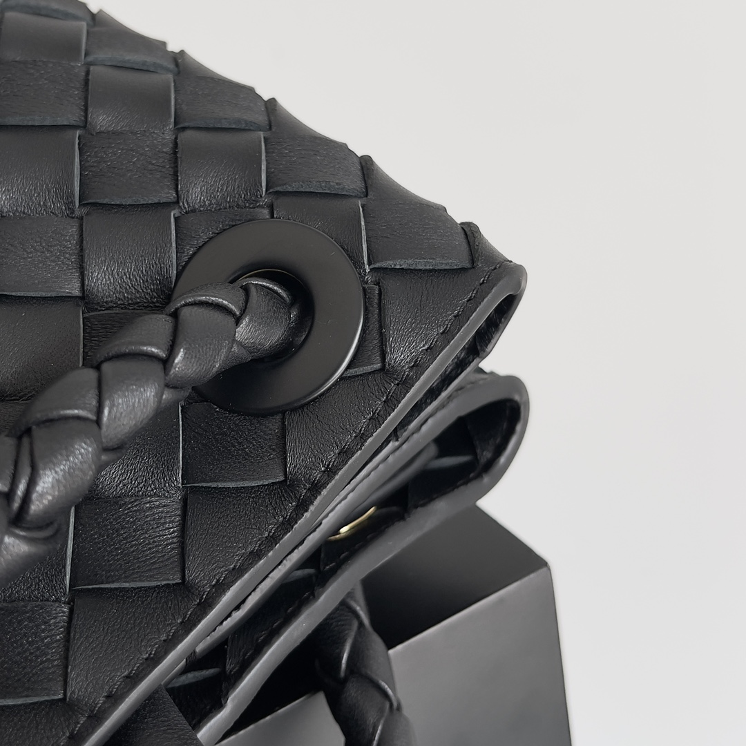 Bottega Veneta Andiamo-32*24*12CM