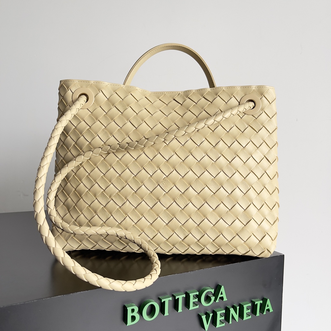 Bottega Veneta Andiamo-32*24*12CM