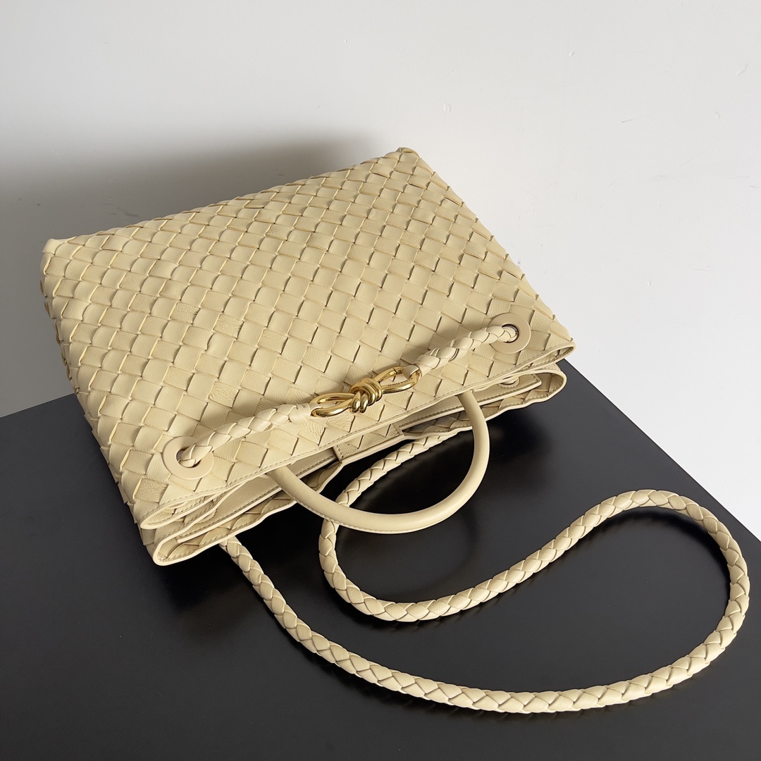 Bottega Veneta Andiamo-32*24*12CM