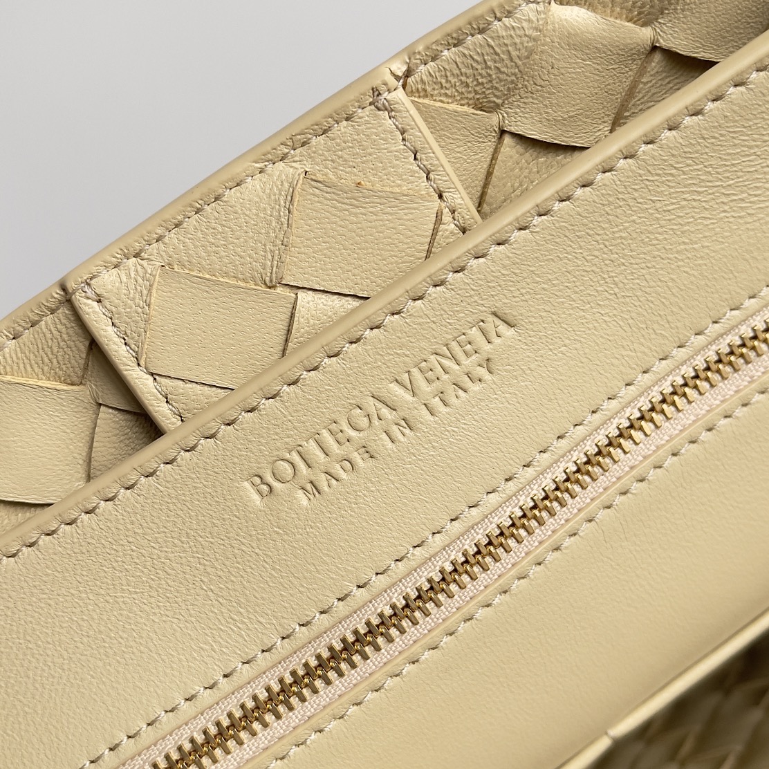 Bottega Veneta Andiamo-32*24*12CM