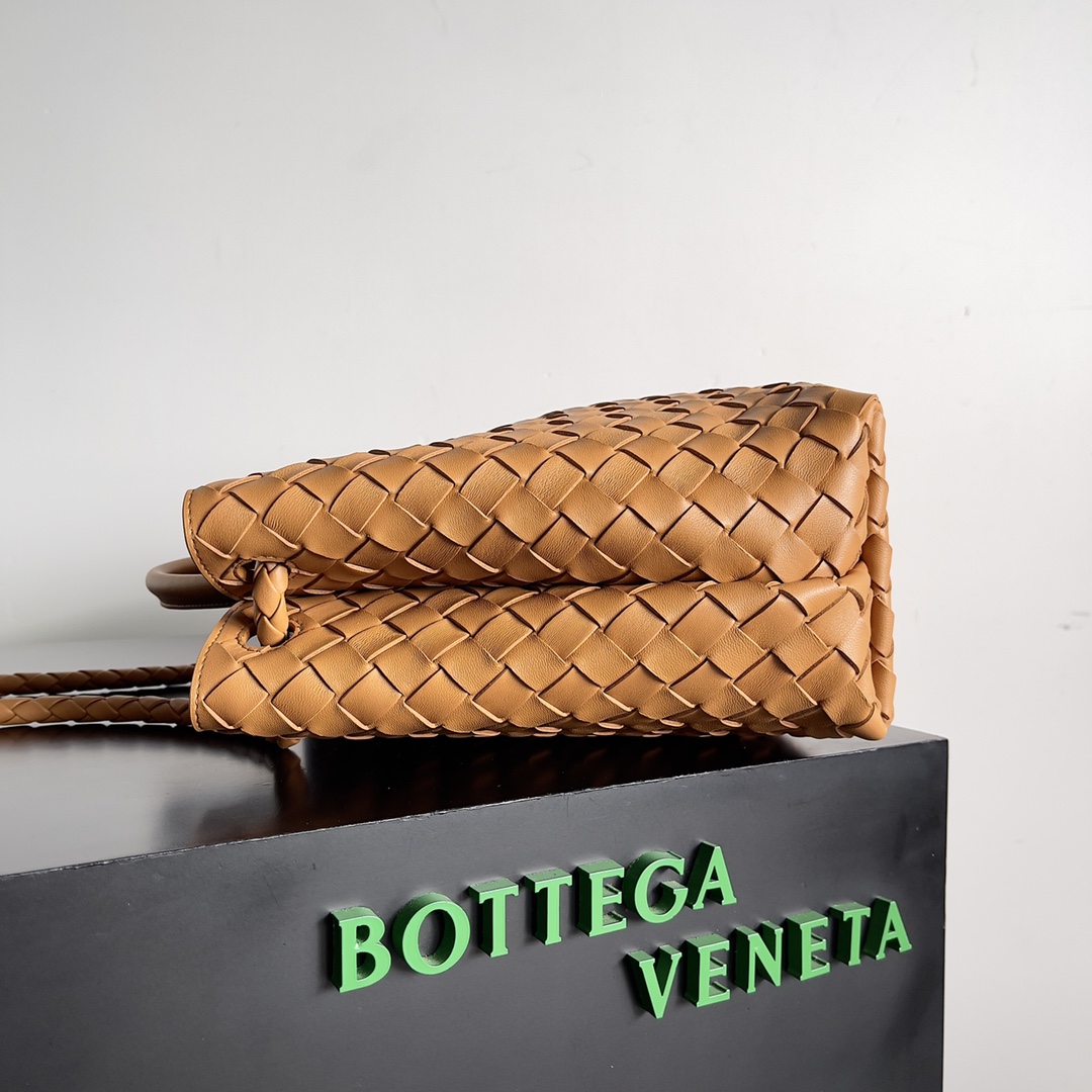 Bottega Veneta Andiamo-32*24*12CM