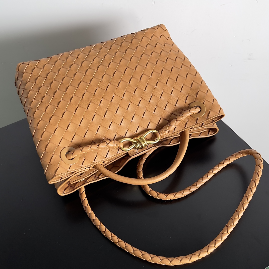 Bottega Veneta Andiamo-32*24*12CM