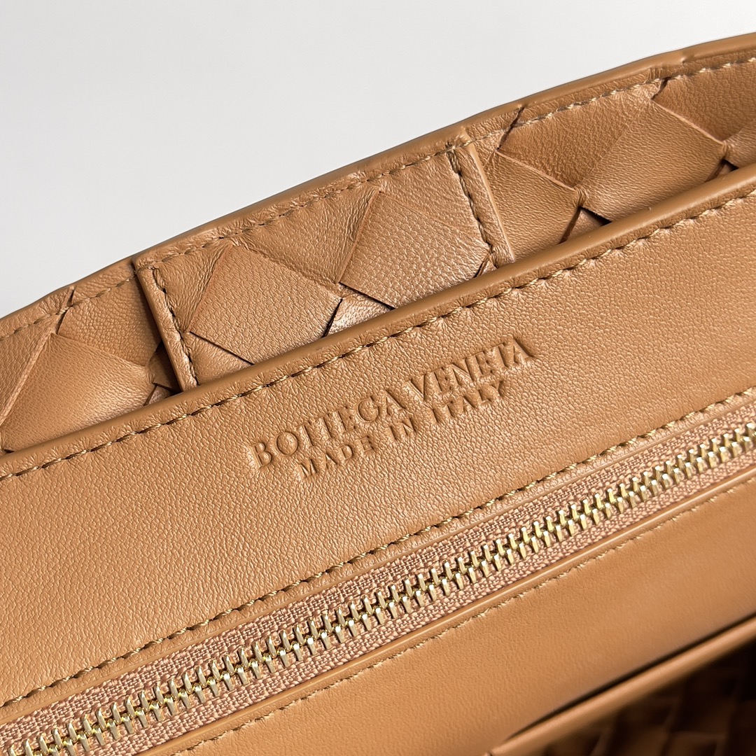 Bottega Veneta Andiamo-32*24*12CM