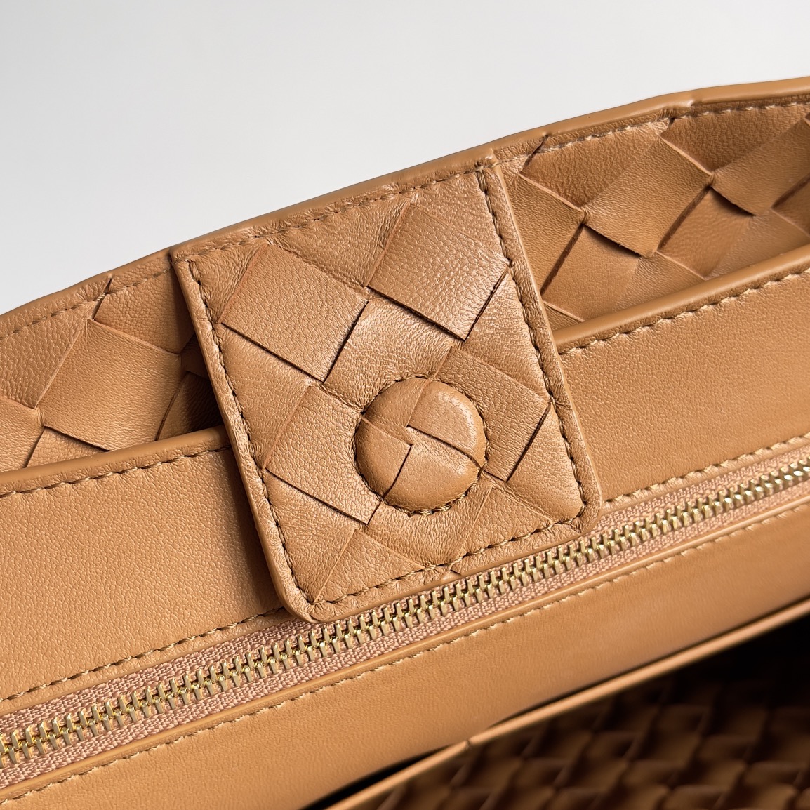 Bottega Veneta Andiamo-32*24*12CM