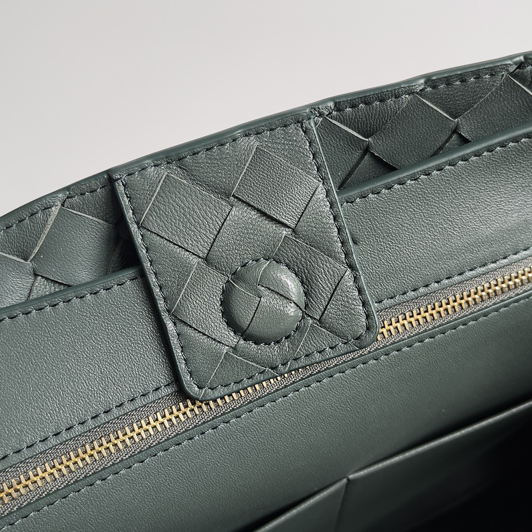 Bottega Veneta Andiamo-32*24*12CM