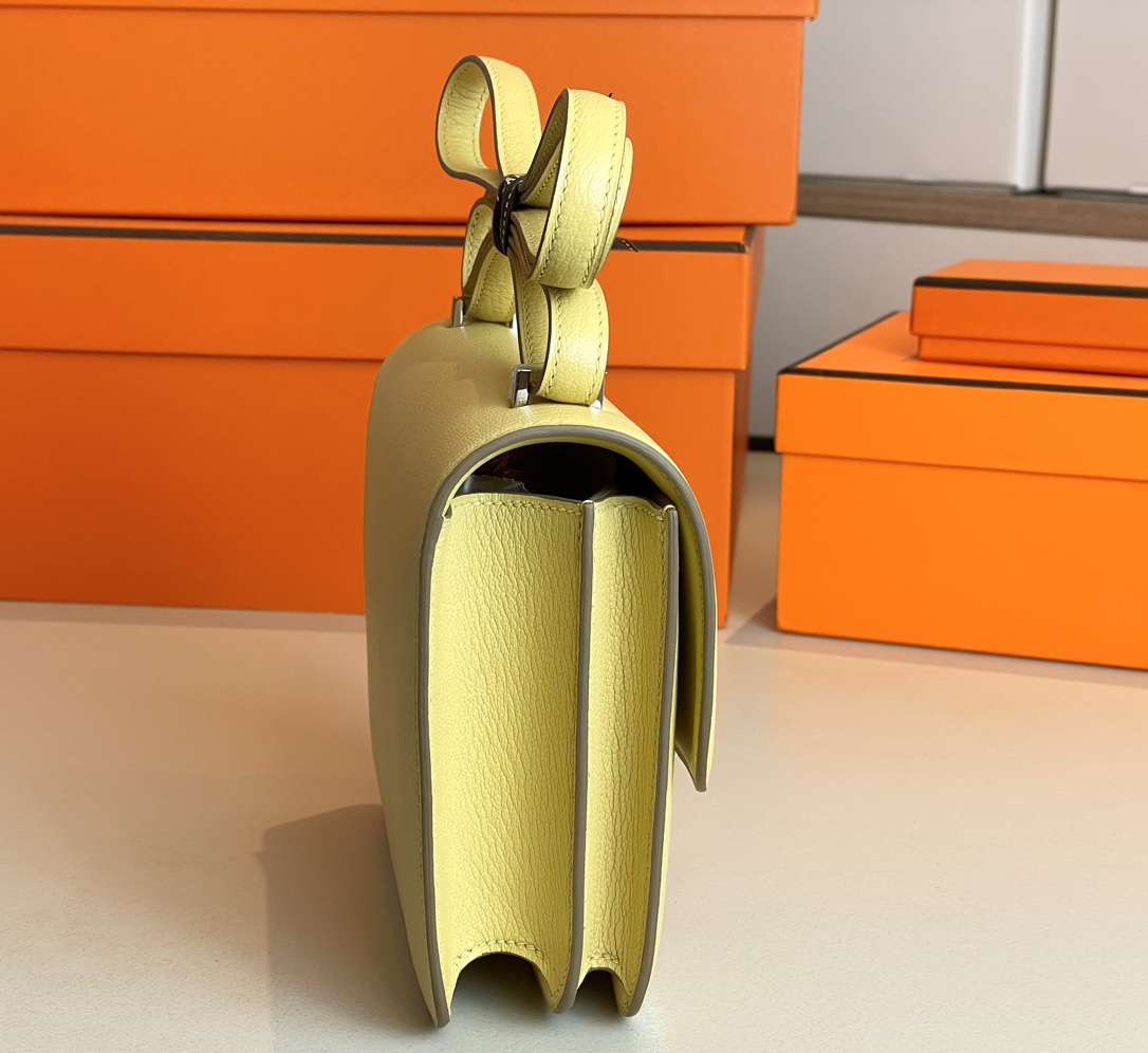 Hermes Constance-19CM