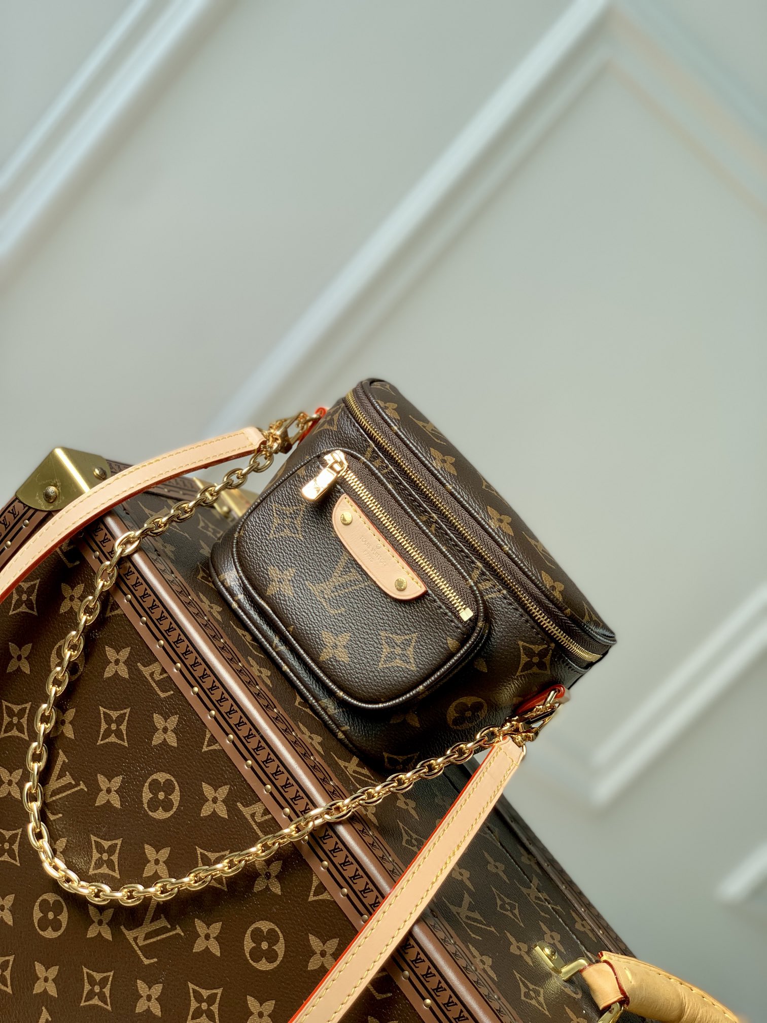 Louis Vuitton Mini Bumbag-17 x 12 x 9.5CM