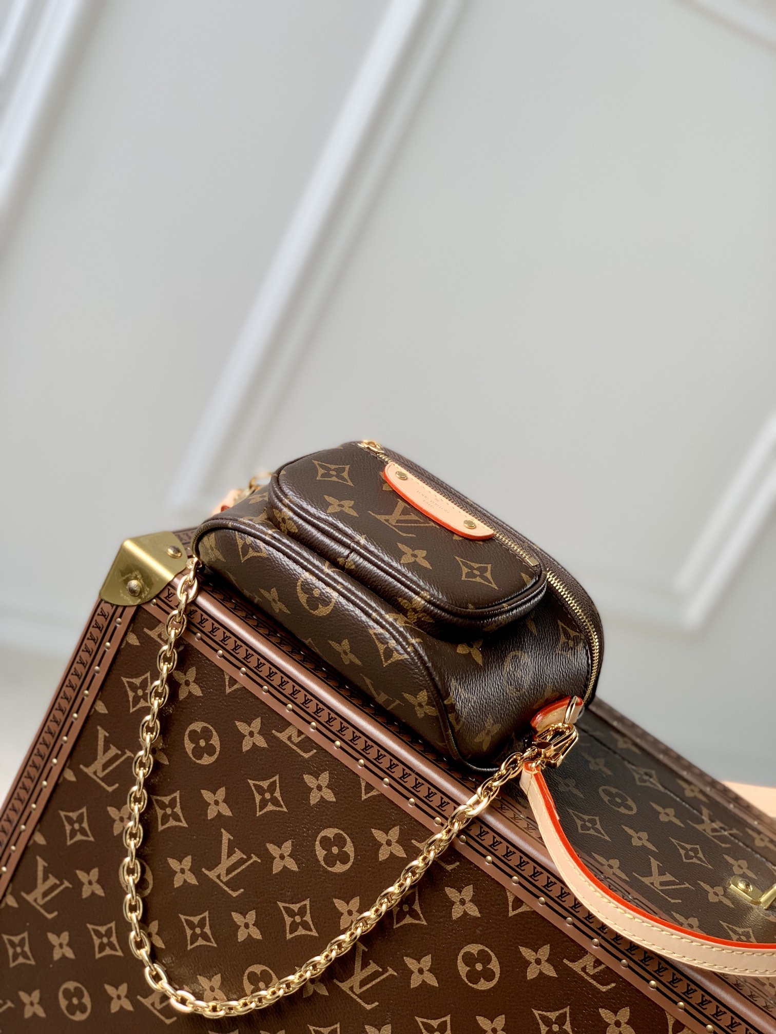 Louis Vuitton Mini Bumbag-17 x 12 x 9.5CM