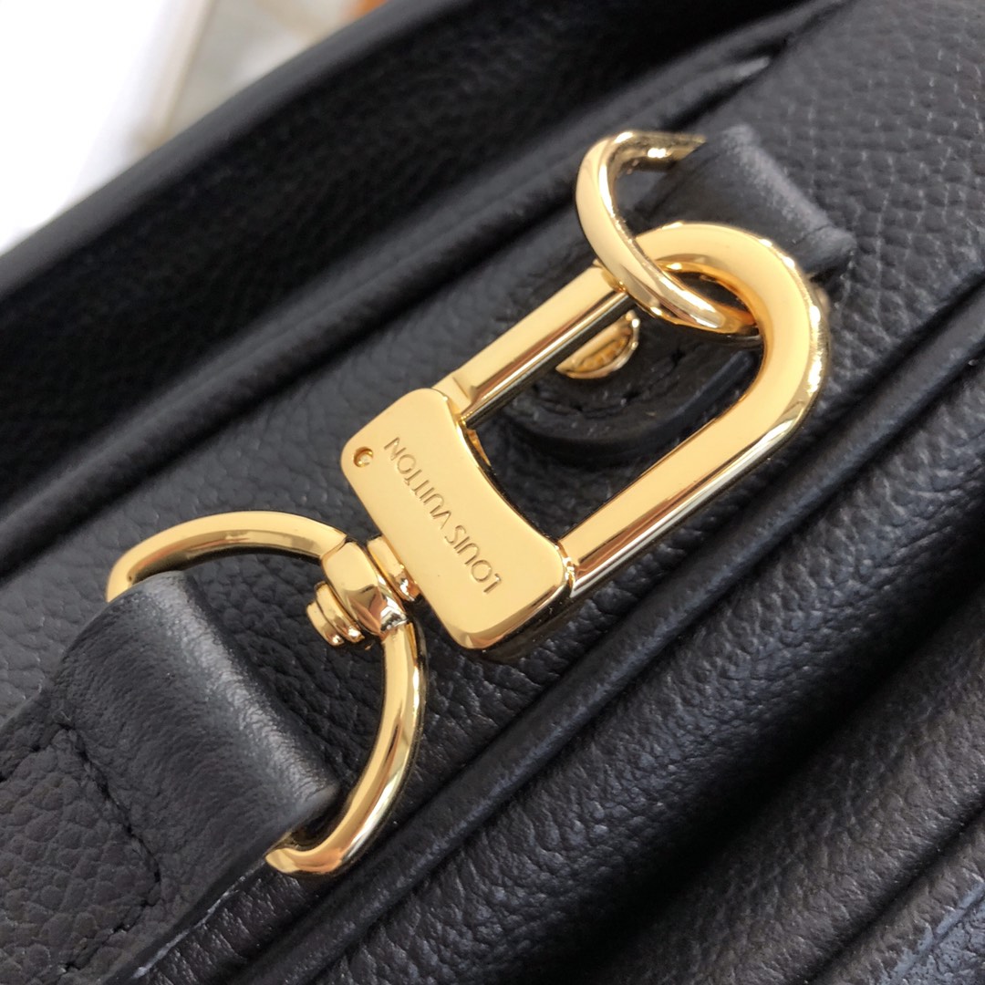 Louis Vuitton Pochette Metis Handbags-25*19*7CM