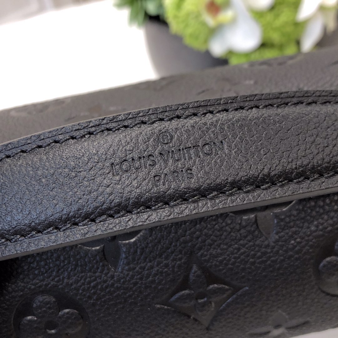 Louis Vuitton Pochette Metis Handbags-25*19*7CM