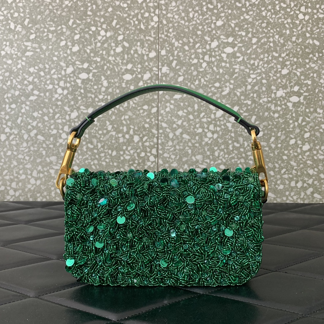 Valentino Garavani Mini Loc-19✖️10.5✖️5CM