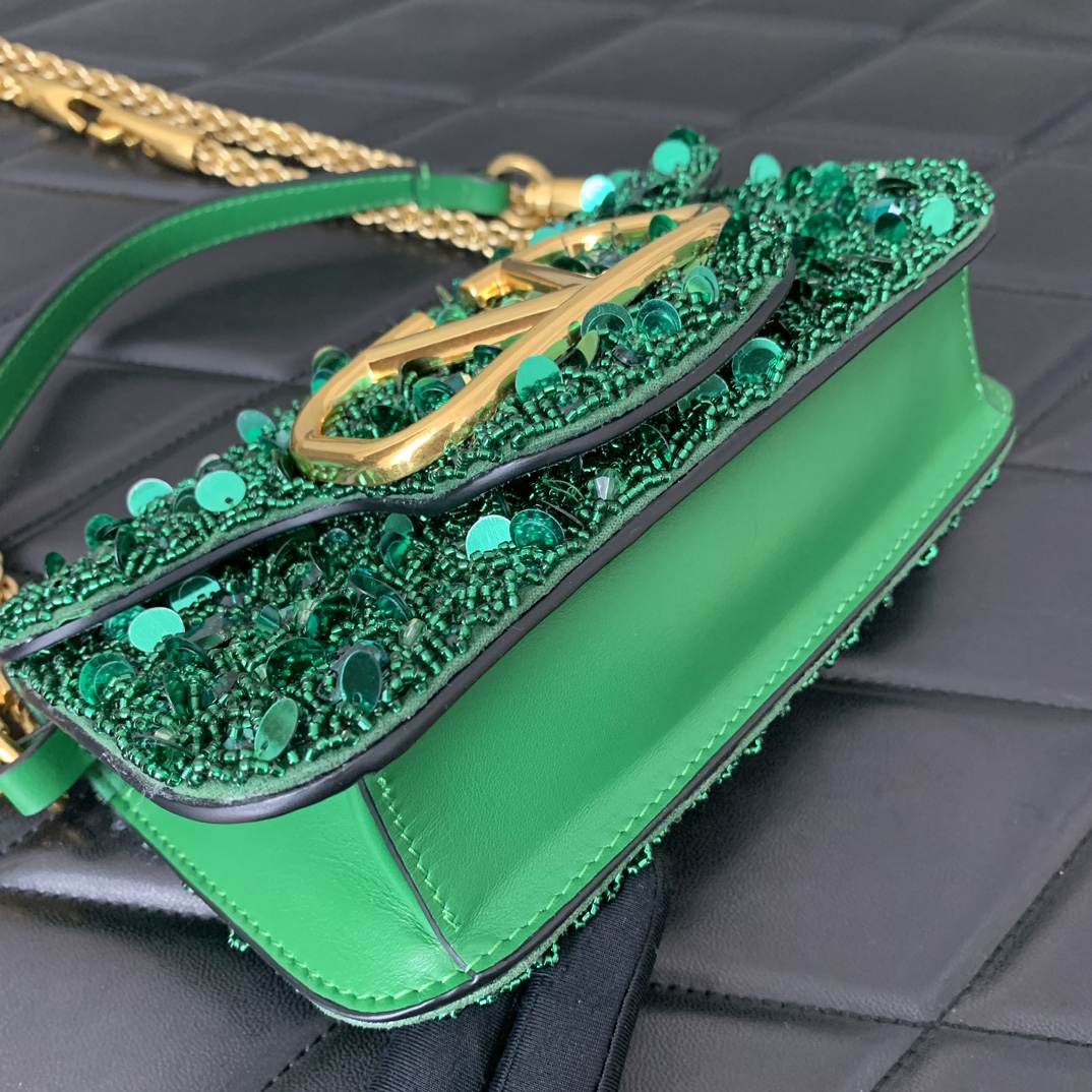 Valentino Garavani Mini Loc-19✖️10.5✖️5CM
