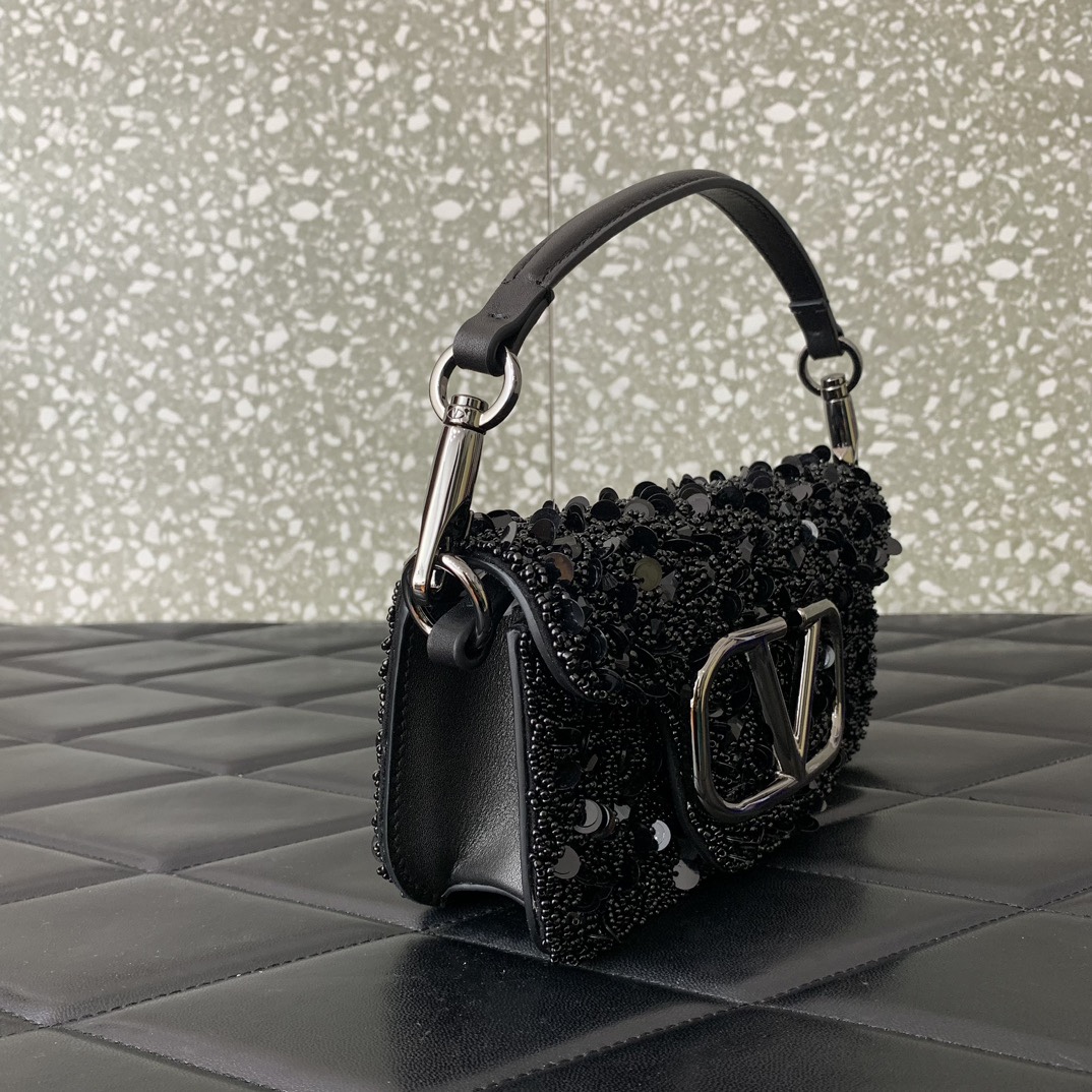 Valentino Garavani Mini Loc-19✖️10.5✖️5CM