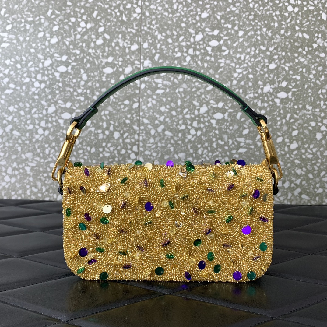 Valentino Garavani Mini Loc-19✖️10.5✖️5CM