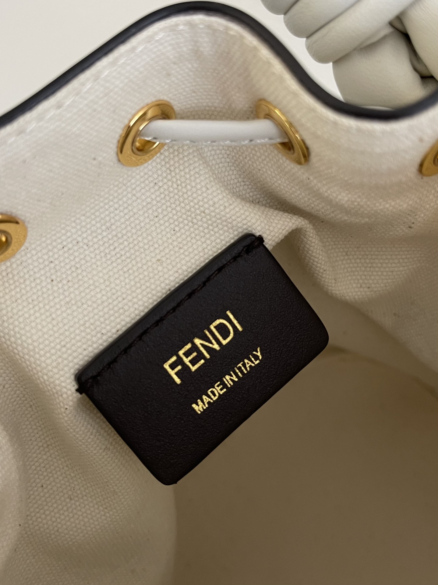 Fendi Mini Mon Tresor Bag -12x18x10CM