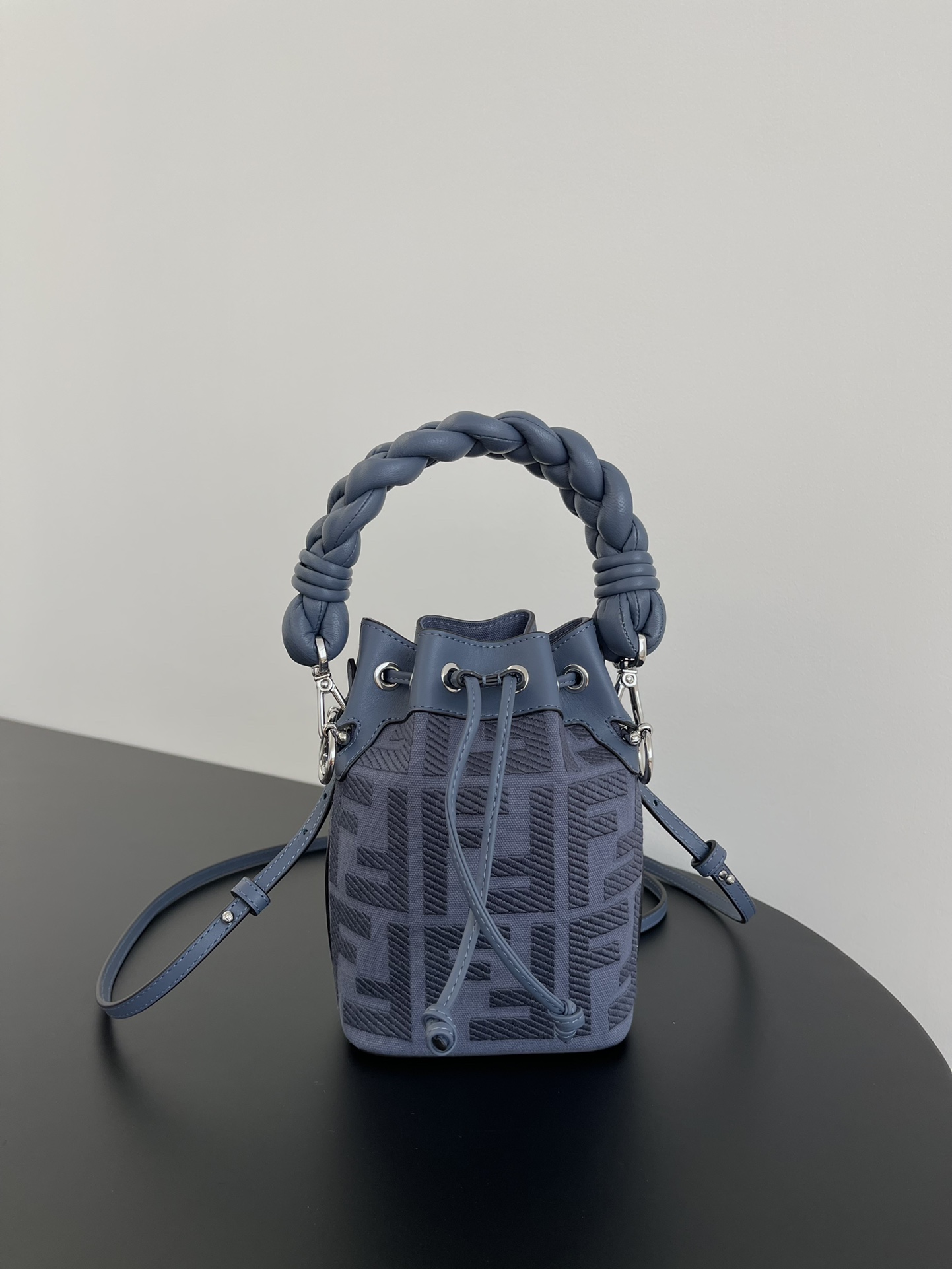 Fendi Mini Mon Tresor Bag -12x18x10CM