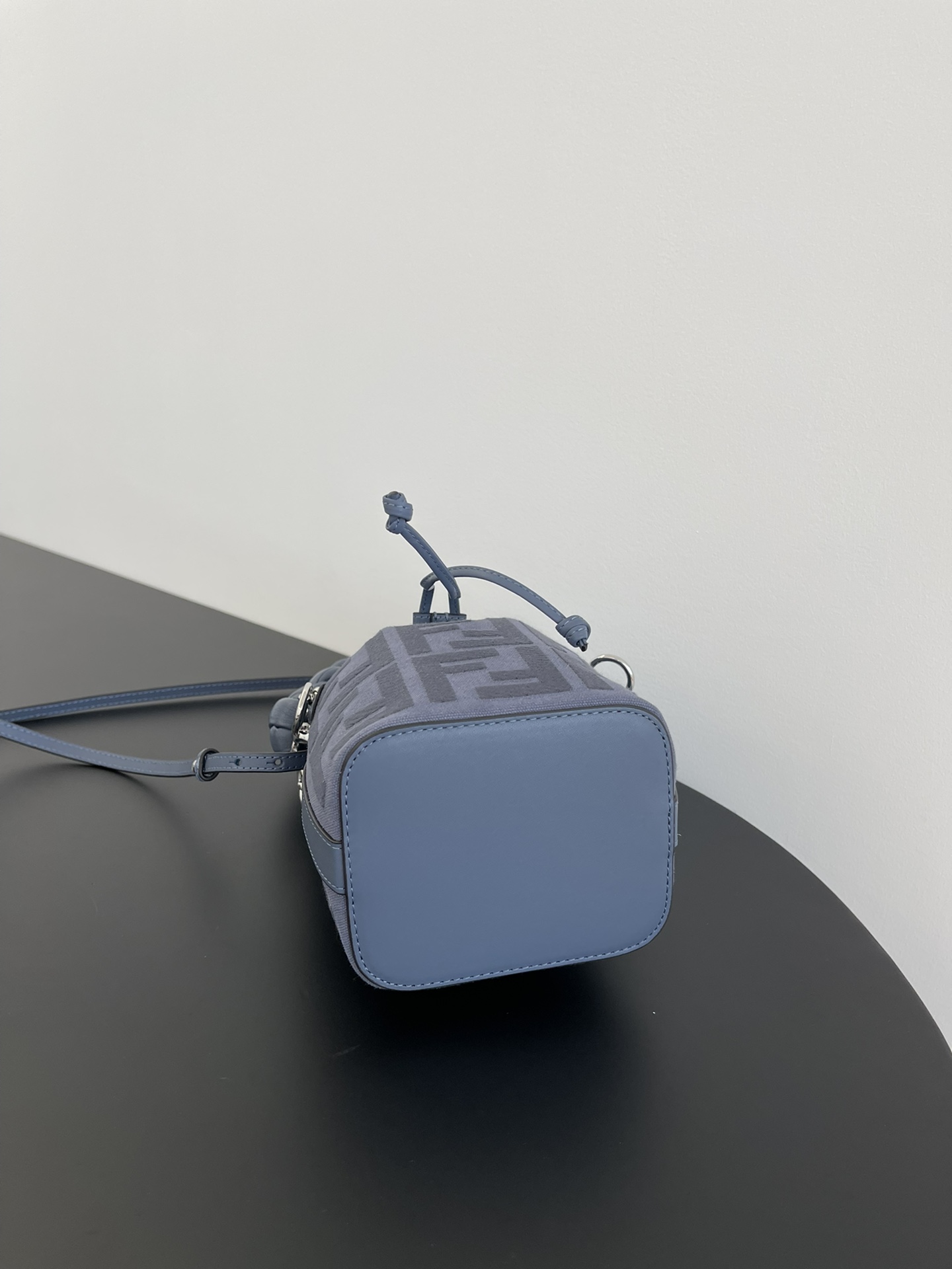 Fendi Mini Mon Tresor Bag -12x18x10CM
