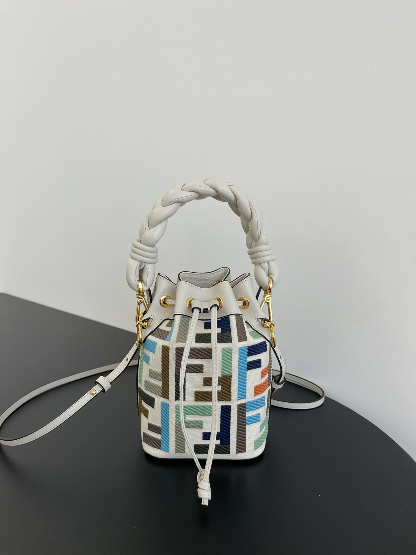 Fendi Mini Mon Tresor Bag -12x18x10CM