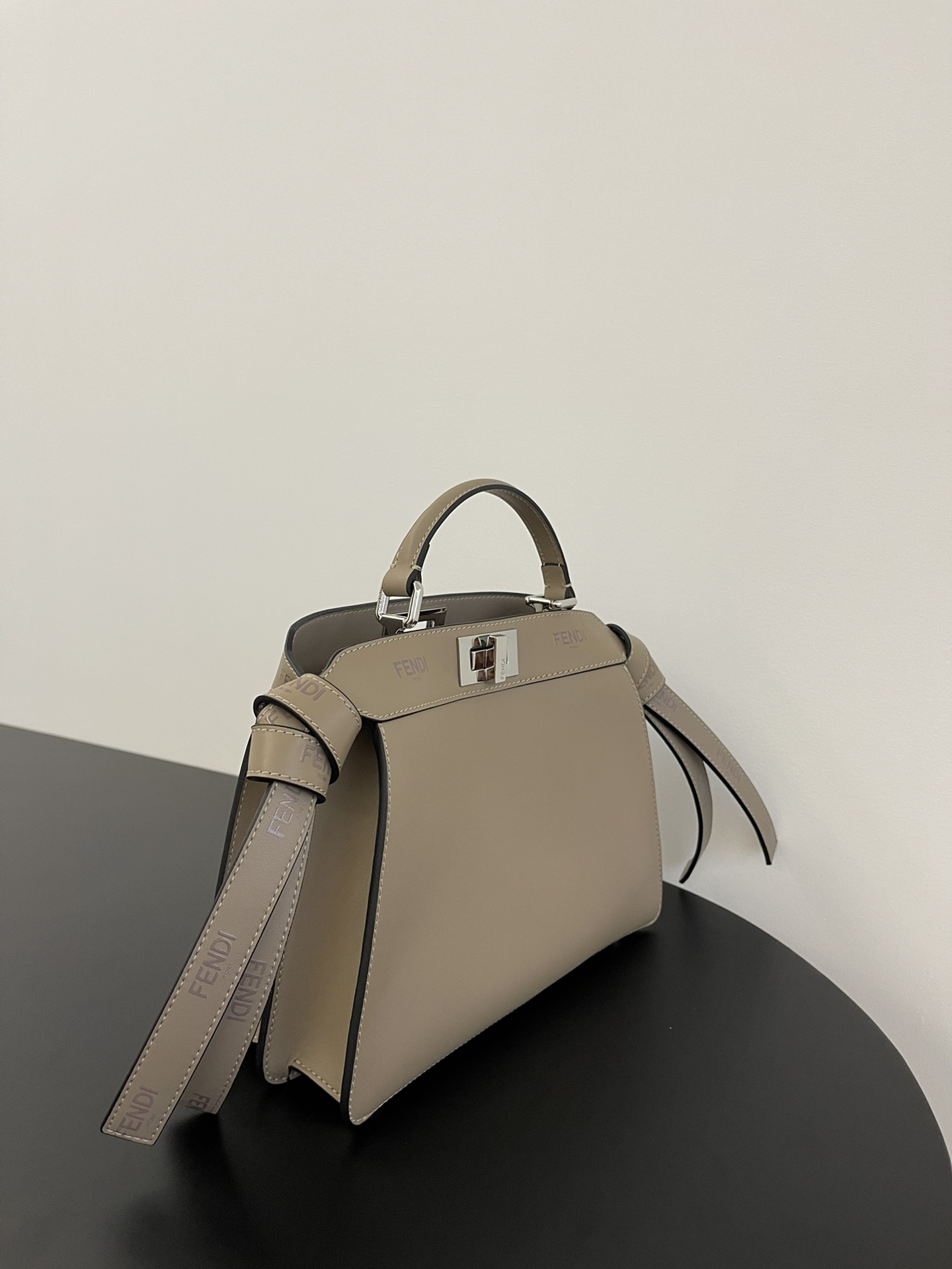 Fendi Peekaboo-27x21x9.5CM