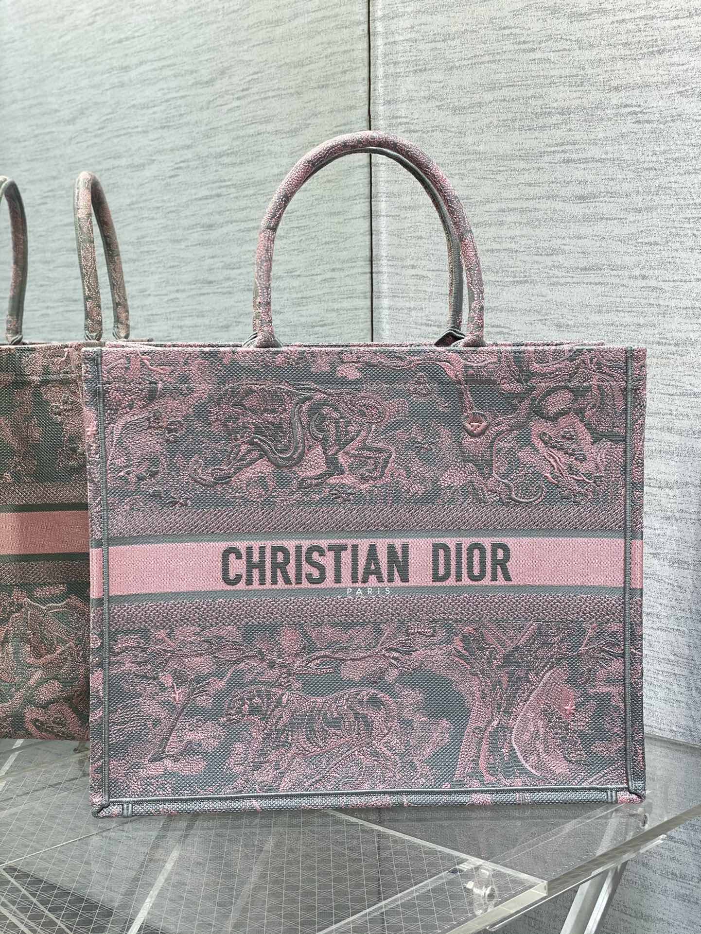 Diro Book Tote