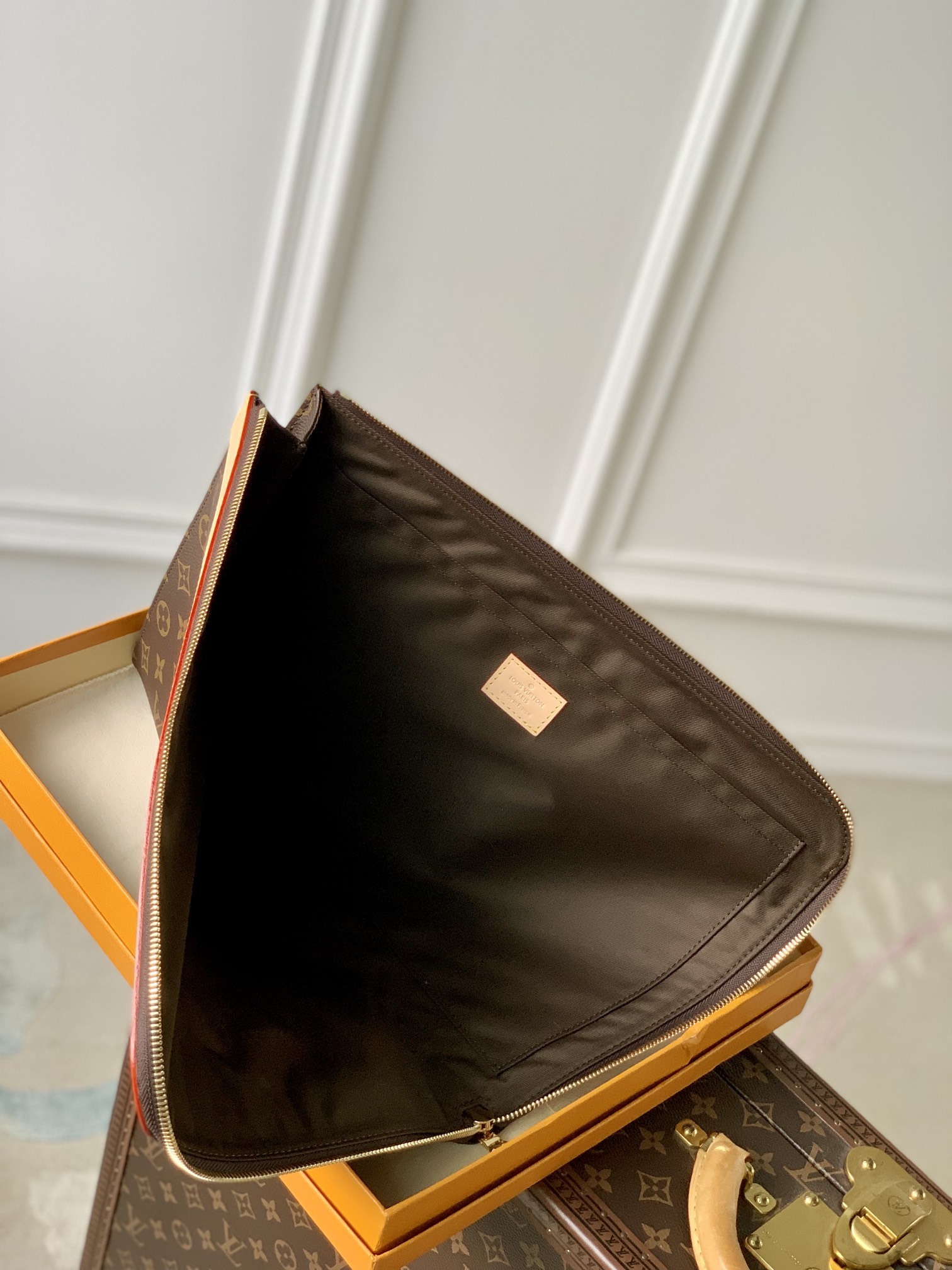 Louis Vuitton Pochette Jour-M82540-35 x 25 x 2.8CM Louis Vuitton Pochette Jour-M82540-35 x 25 x 2.8CM