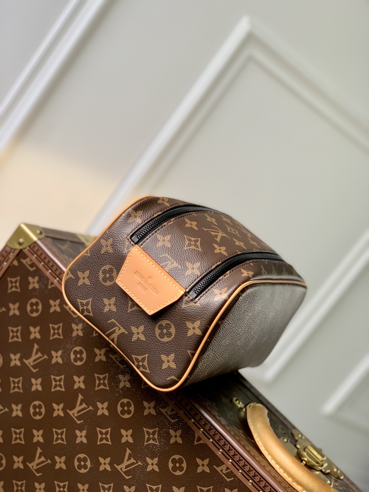 Louis Vuitton Dopu Cosmetic bag-M46696-28x15x16.5CM