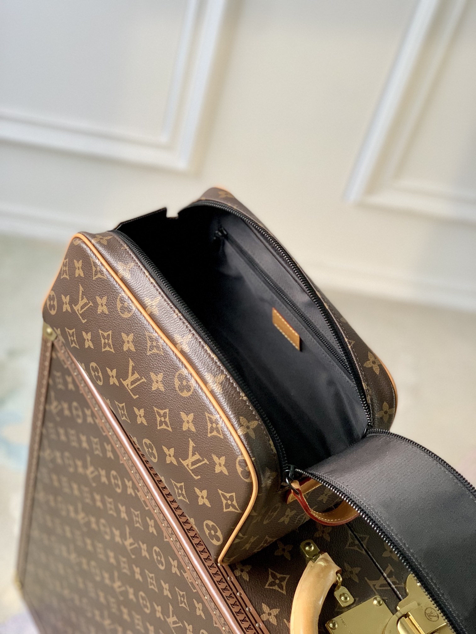 Louis Vuitton Dopu Cosmetic bag-M46696-28x15x16.5CM Louis Vuitton Dopu Cosmetic bag-M46696-28x15x16.5CM