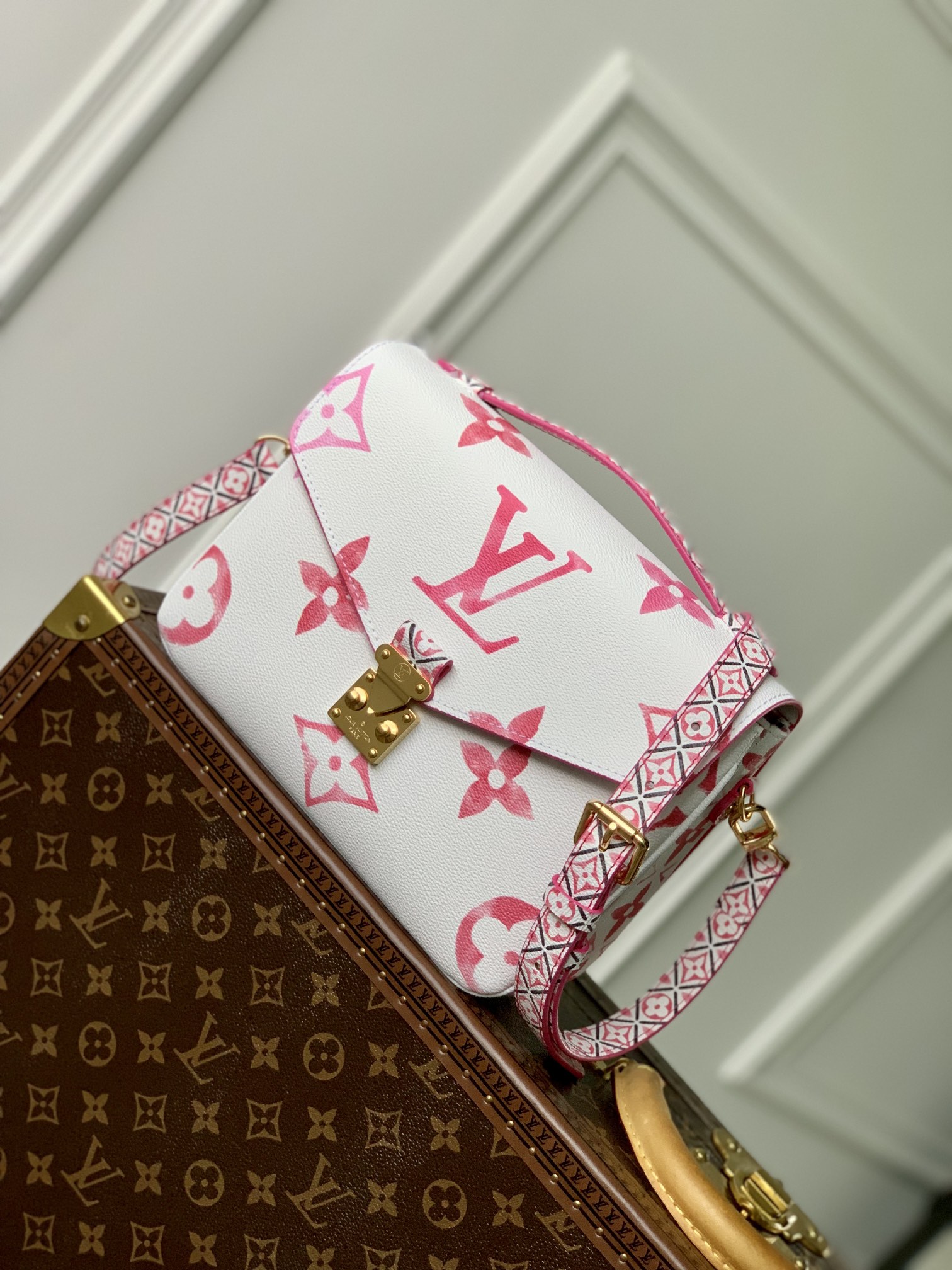 Louis Vuitton Pochette Metis Handbags-25*19*7CM