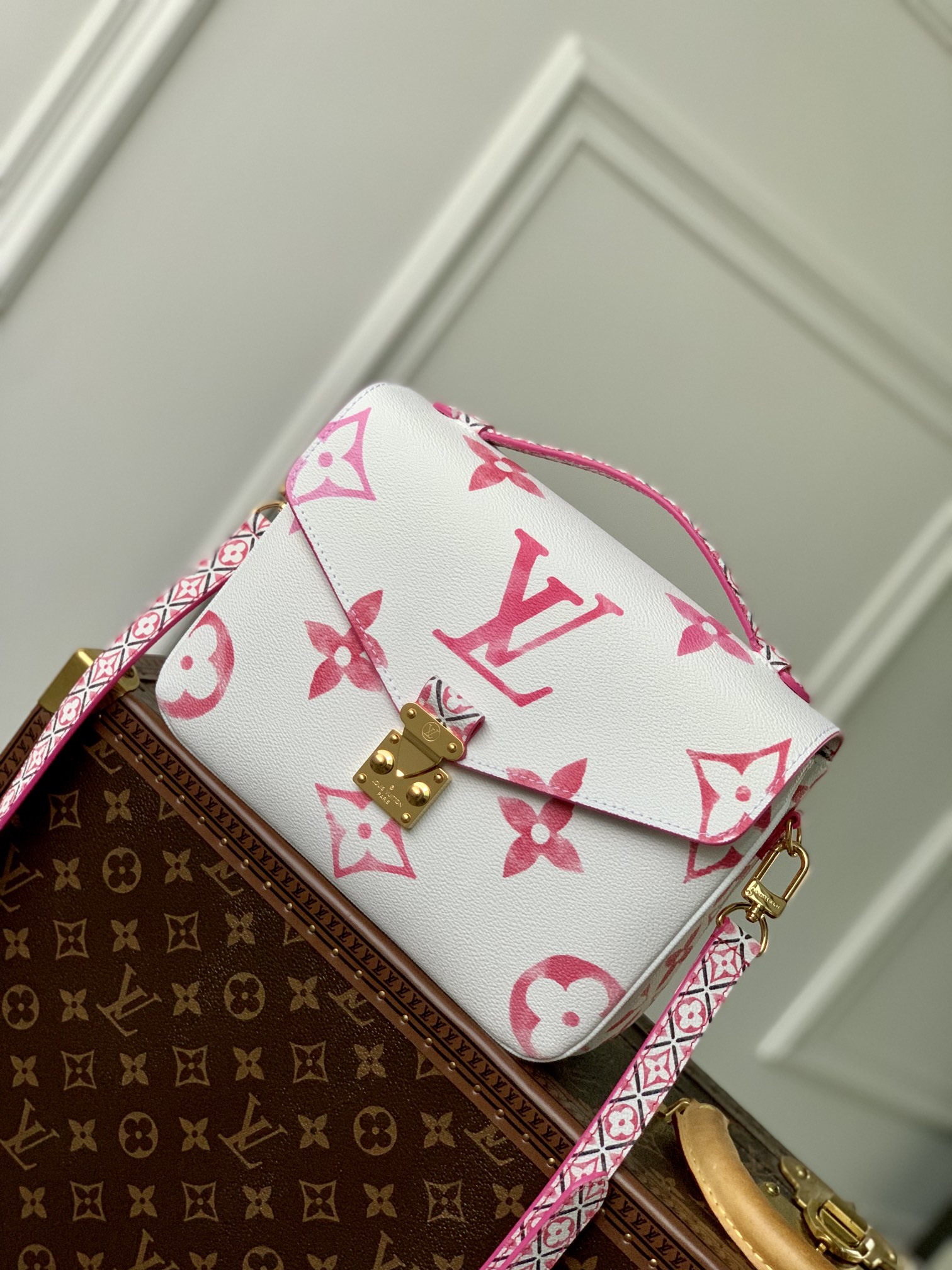 Louis Vuitton Pochette Metis Handbags-25*19*7CM