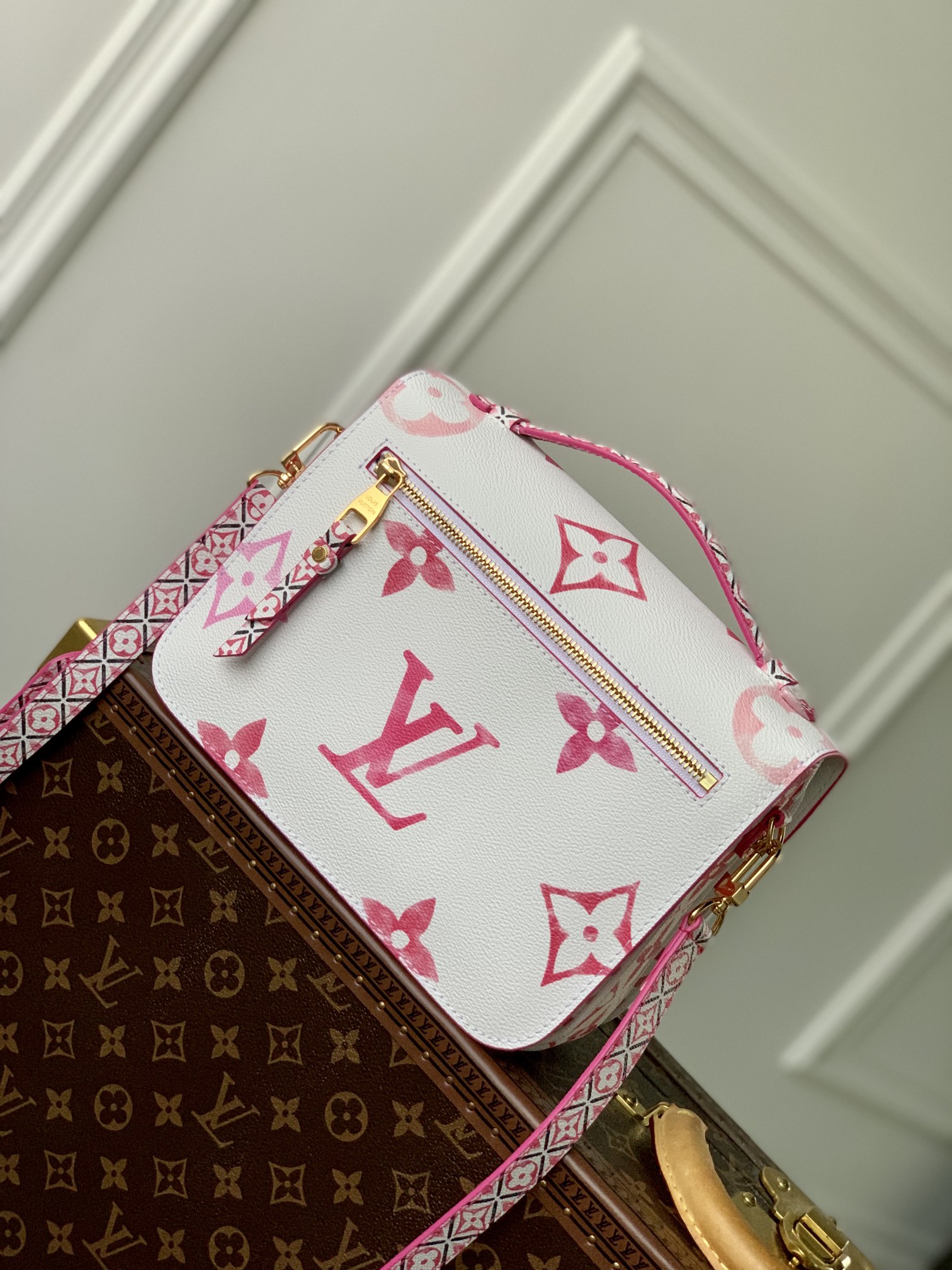 Louis Vuitton Pochette Metis Handbags-25*19*7CM