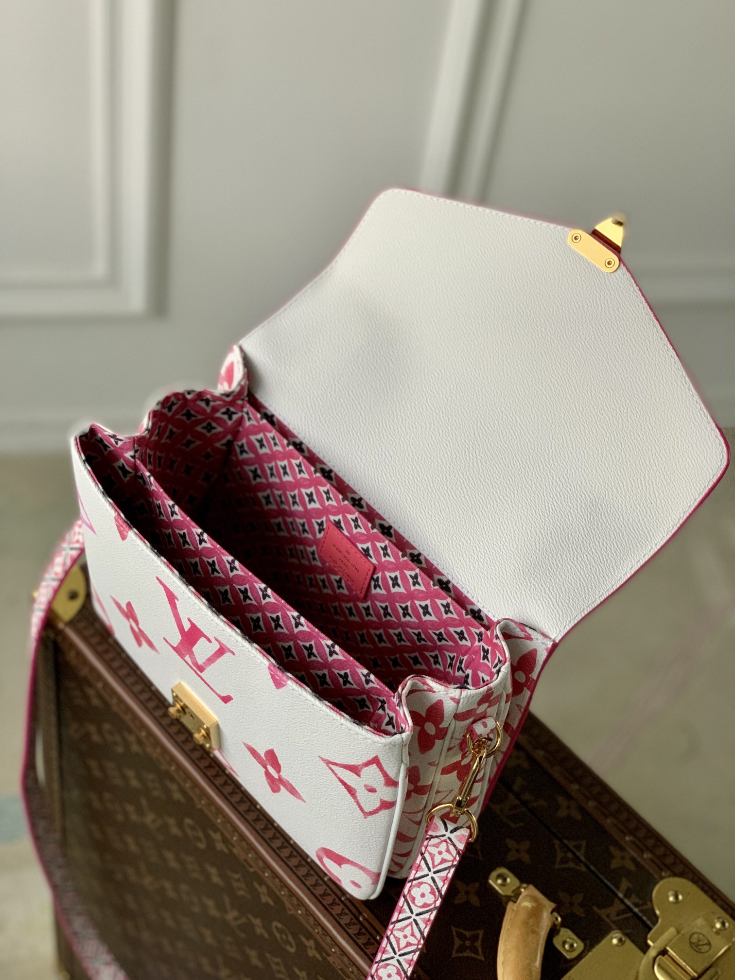 Louis Vuitton Pochette Metis Handbags-25*19*7CM
