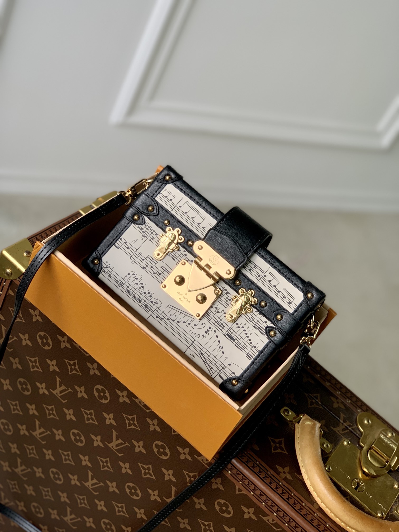Louis Vuitton Petite Malle Handbags-M22895-21 x 14 x 6CM