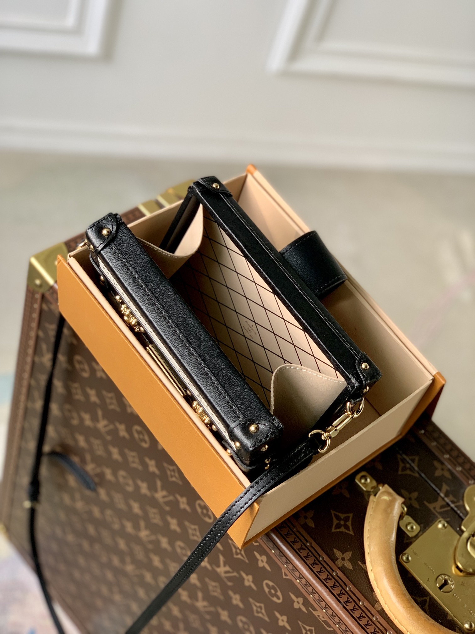 Louis Vuitton Petite Malle Handbags-M22895-21 x 14 x 6CM Louis Vuitton Petite Malle Handbags-M22895-21 x 14 x 6CM