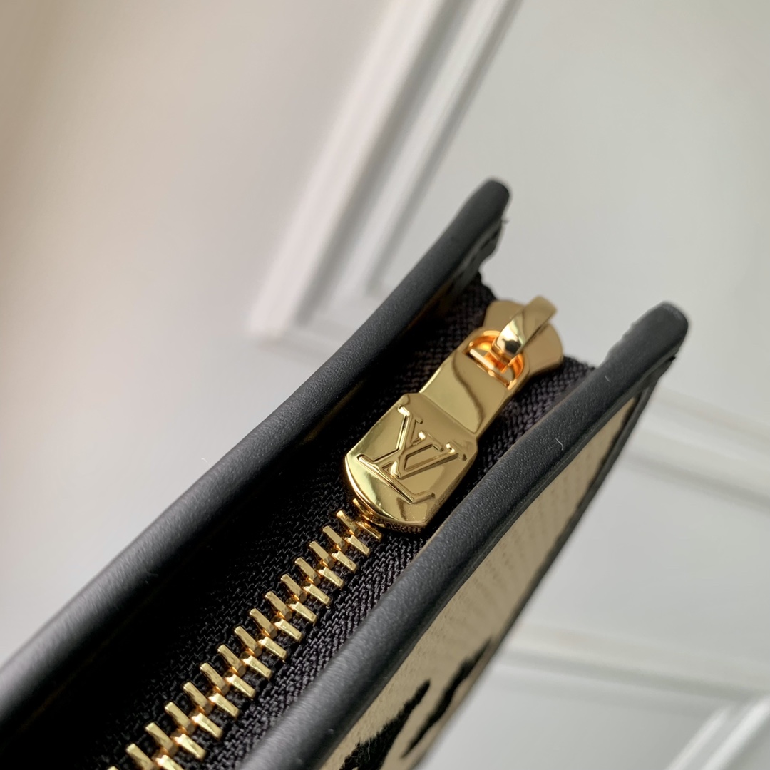 Louis Vuitton Poche Toilette Cosmetic Bag -25 x 20 x 5.5CM Louis Vuitton Poche Toilette Cosmetic Bag -25 x 20 x 5.5CM