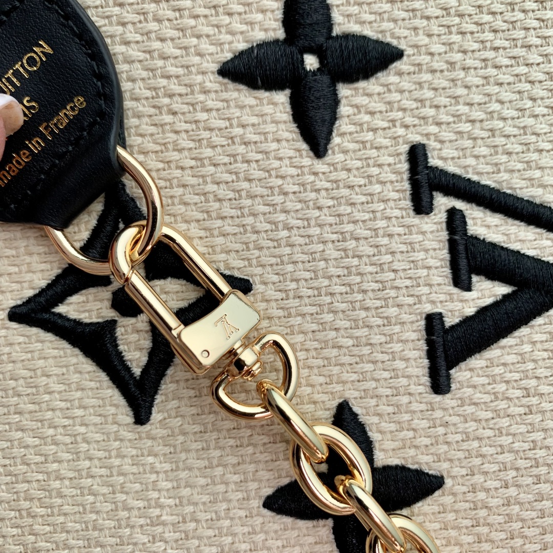 Louis Vuitton Poche Toilette Cosmetic Bag -25 x 20 x 5.5CM Louis Vuitton Poche Toilette Cosmetic Bag -25 x 20 x 5.5CM