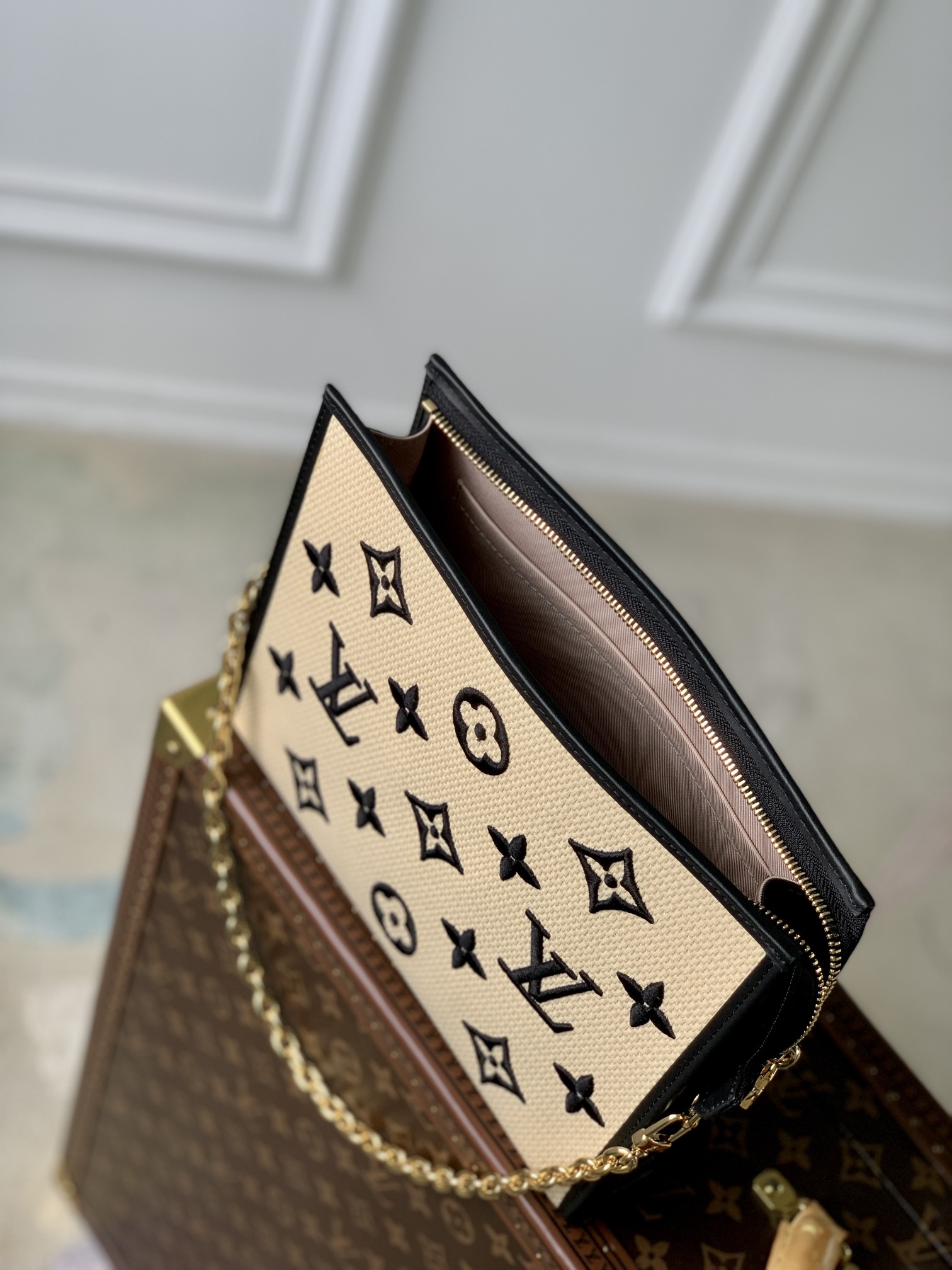 Louis Vuitton Poche Toilette Cosmetic Bag -25 x 20 x 5.5CM Louis Vuitton Poche Toilette Cosmetic Bag -25 x 20 x 5.5CM