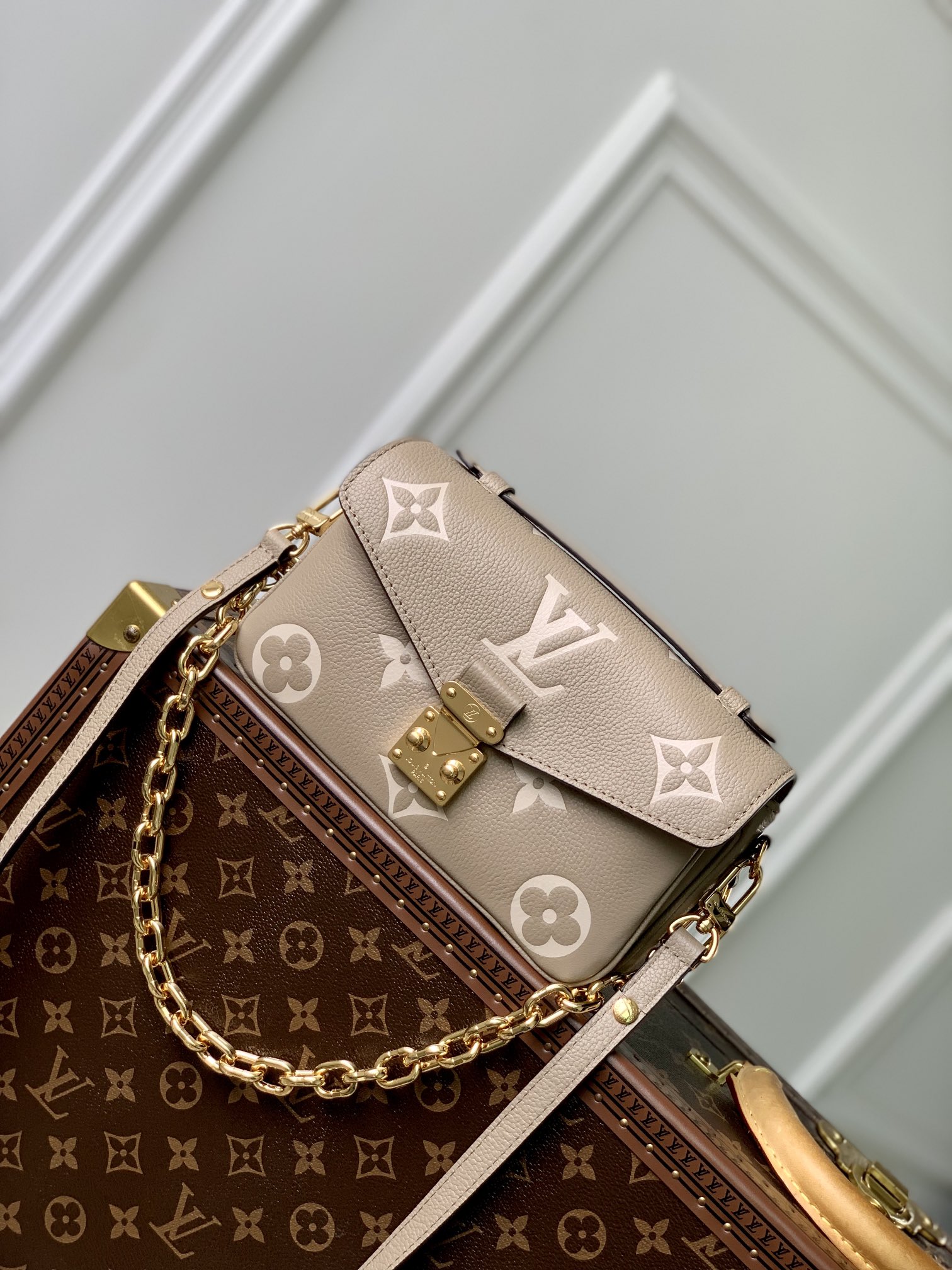 Louis Vuitton Pochette Metis East West Handbags- 21.5 x 13.5 x 6CM