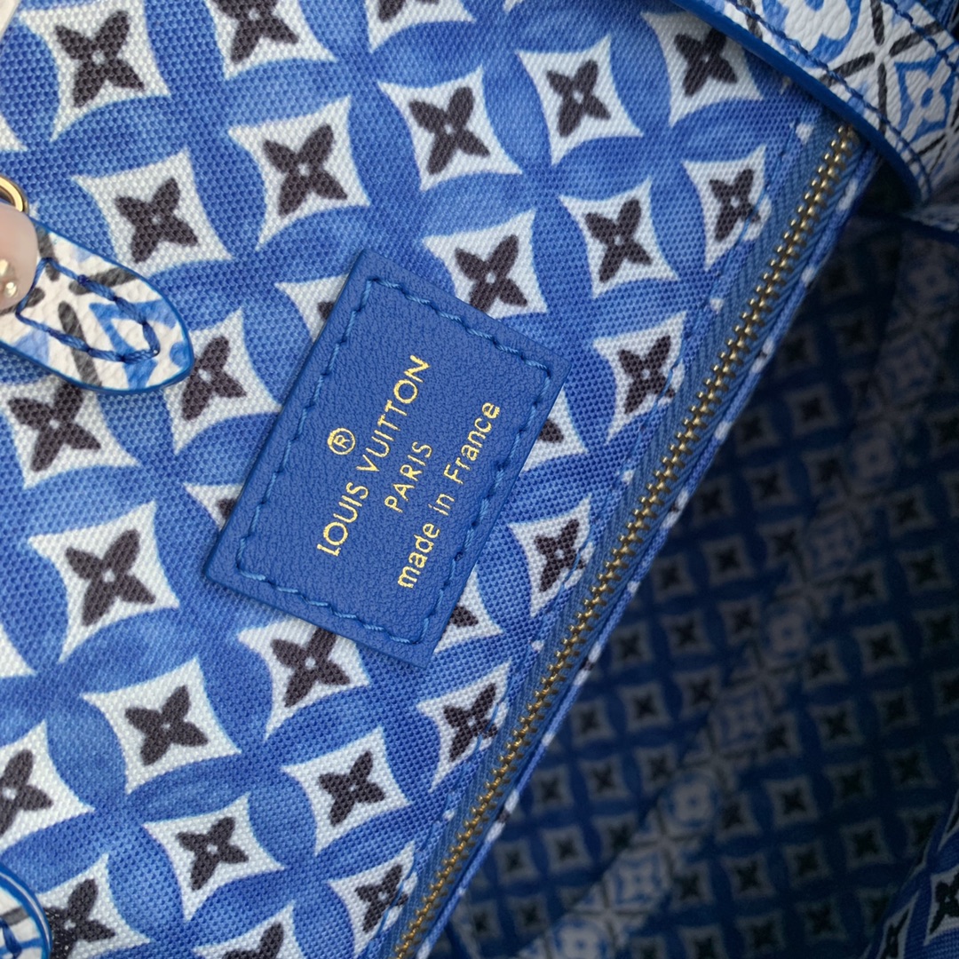 Louis Vuitton Onthego Handbag-M22975-35 x 27 x 14 CM