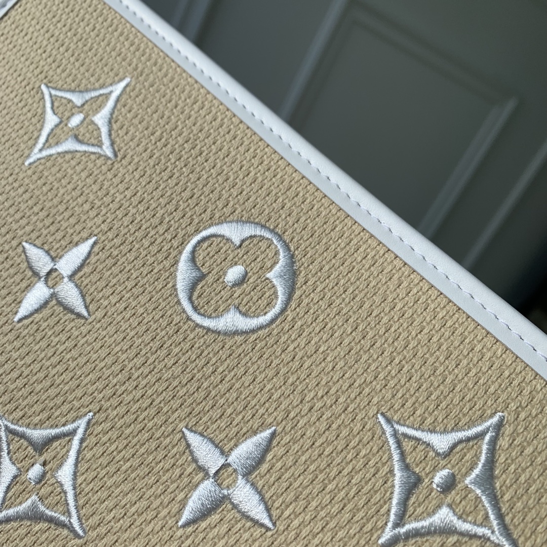 Louis Vuitton Poche Toilette Cosmetic Bag -25 x 20 x 5.5CM