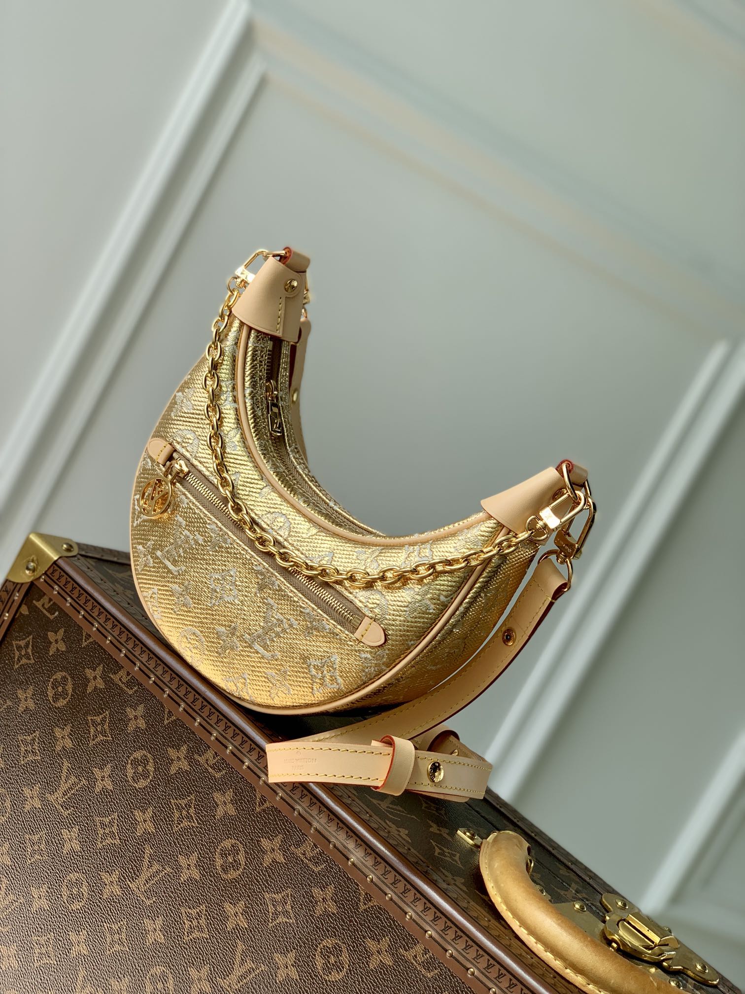 Louis Vuitton Loop Handbags-M40511-23*13*6CM