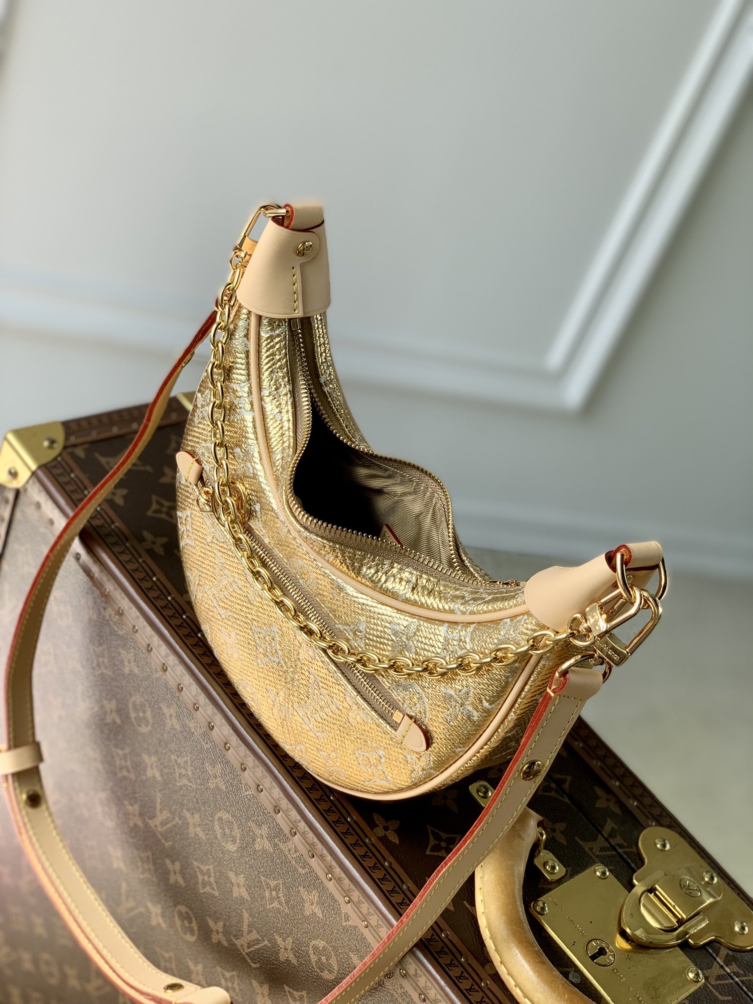 Louis Vuitton Loop Handbags-M40511-23*13*6CM