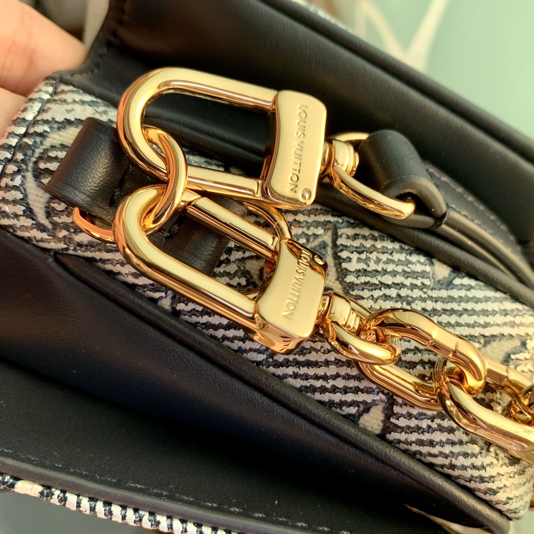 Louis Vuitton Pochette Metis East West Handbags- 21.5 x 13.5 x 6CM