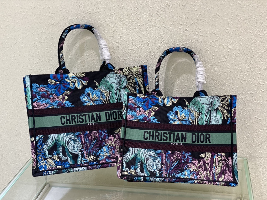 Diro Book Tote