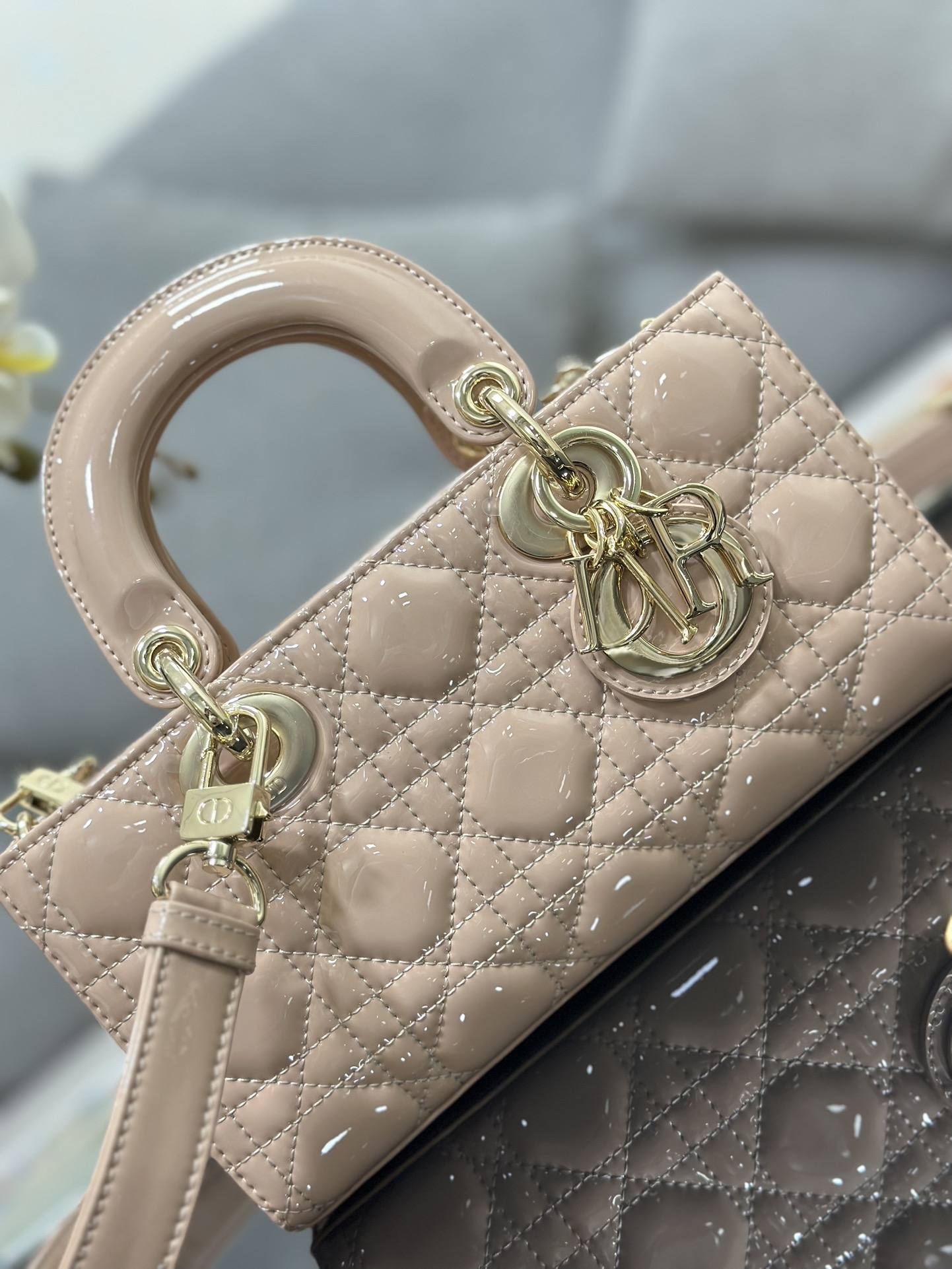 Lady Diro Handle Bag-22*12*6CM