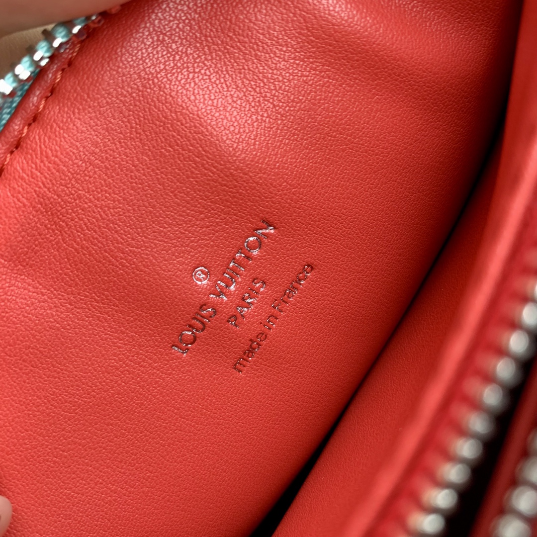 Louis Vuitton Coussin Handbags-M2295-26*20*12CM