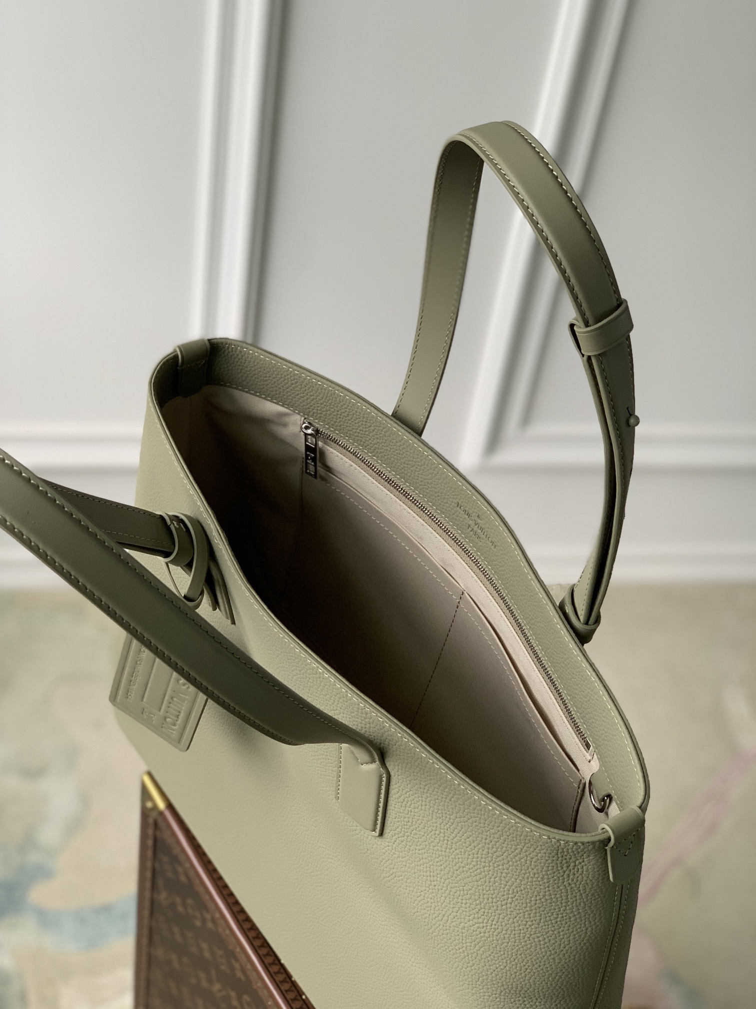Louis Vuitton Tote Aerogram Briefcase-M22481-38 x 32.5 x 13CM Louis Vuitton Tote Aerogram Briefcase-M22481-38 x 32.5 x 13CM